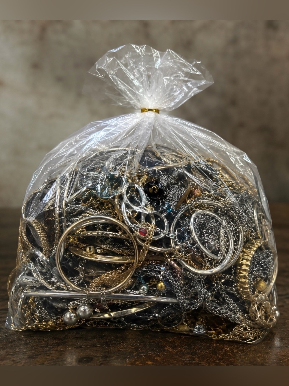 🎩 2 LB Bulk Jewelry Lot for Resellers - Mixed Costume Jewelry, Gold & Silver Mix